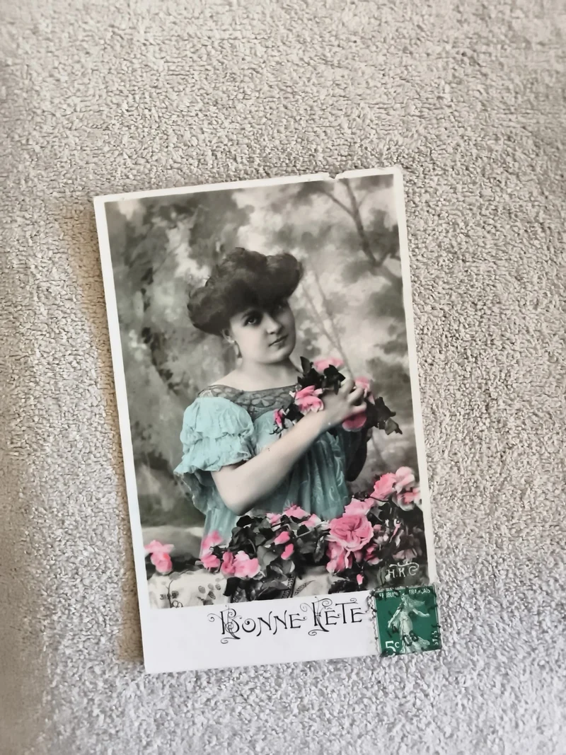 Carte postale ancienne CPA Bonne Fête femme fleurs colorisée début XXe