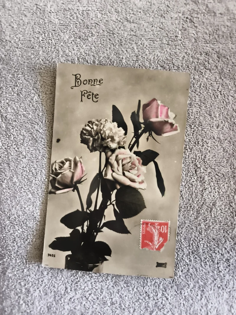 Carte postale Bonne Fête fleurs roses timbre 10c CPA ancienne France