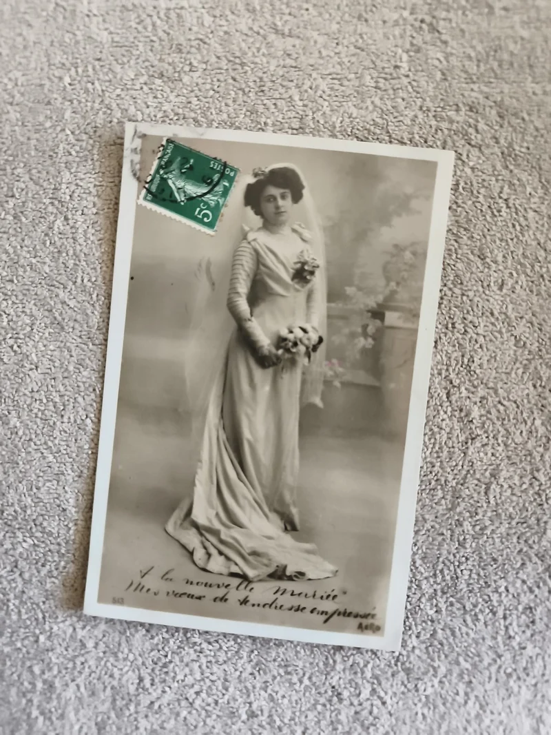 CPA Mariée Photo ancienne timbre 5c France début XXe mariage