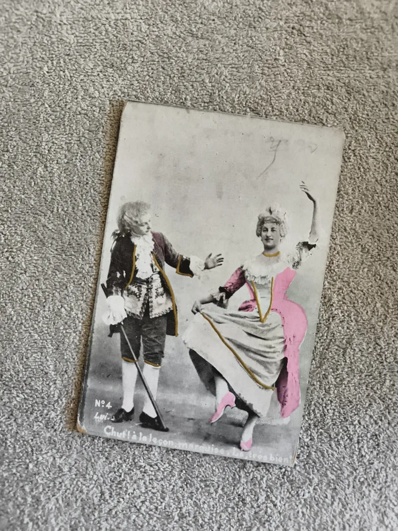 CPA ancienne danse couple costumes XVIIIe colorisée main