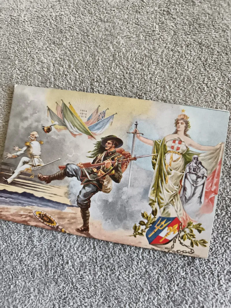 Carte postale illustrée CPA 1914-1916 allégorie Guerre drapeaux alliés
