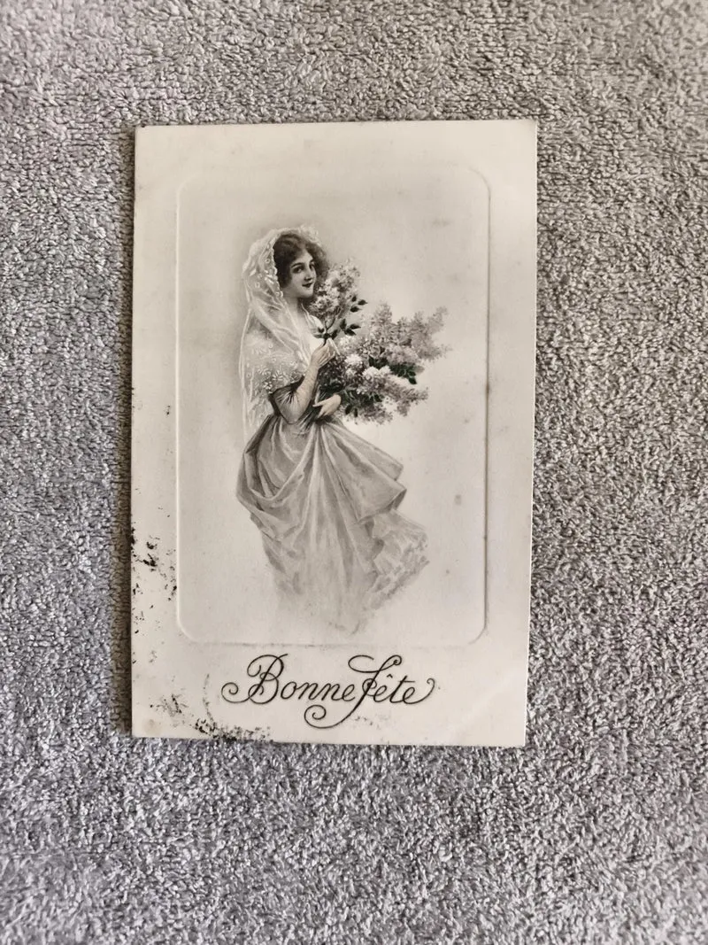 CPA Bonne Fête femme bouquet lilas style début XXe carte postale ancienne