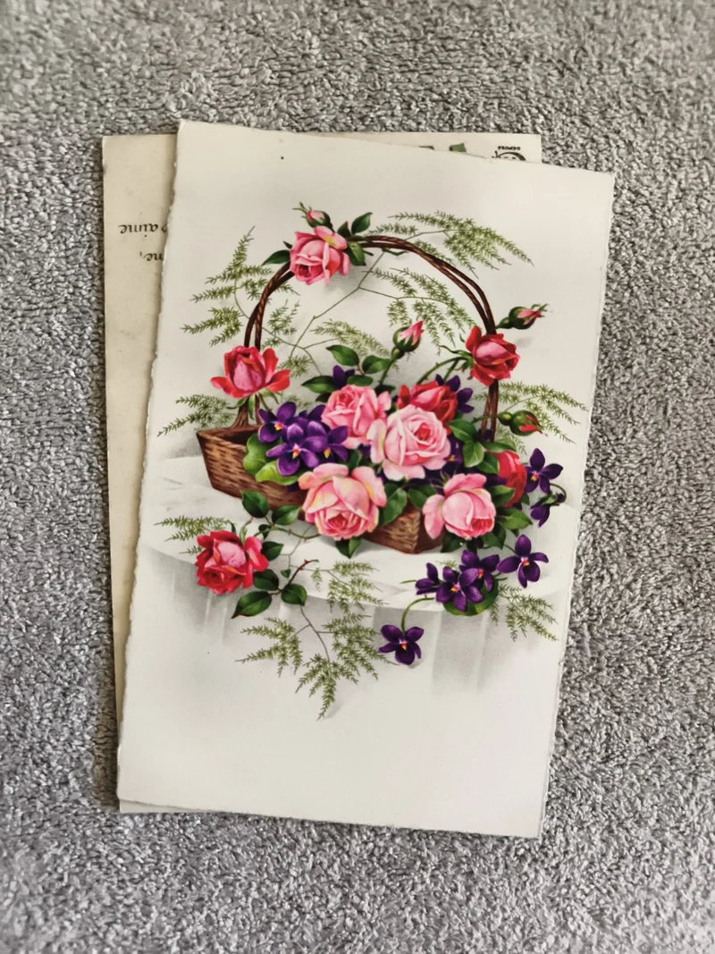 Carte postale fleurie CPA panier de roses et violettes illustration