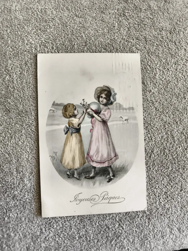 CPA Joyeuses Pâques illustrée enfants costumes anciens pastel