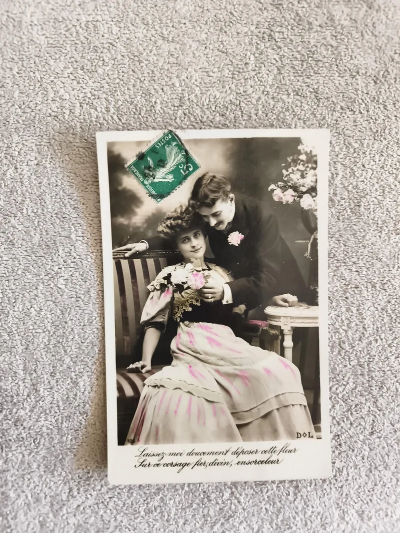 CPA ancienne romantique timbre vert France couple colorisé début XXe