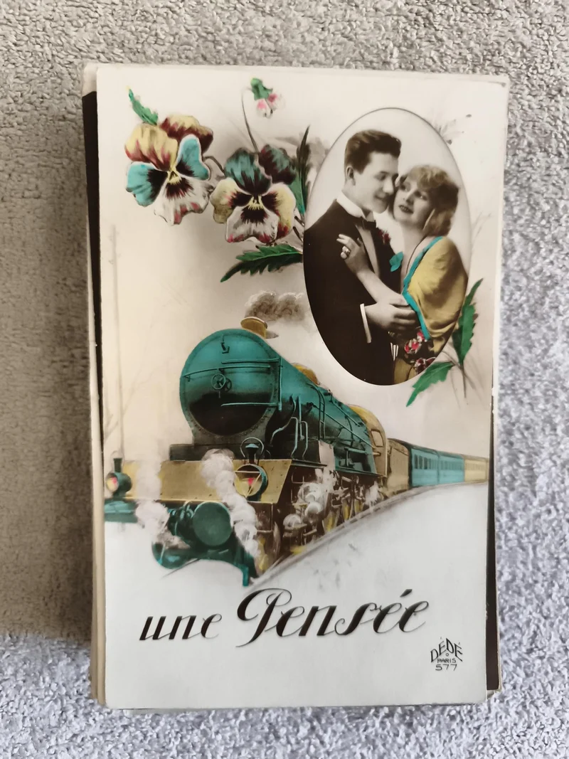 CPA train vapeur DéDé Paris 577 locomotive fleurs pensée couple rétro
