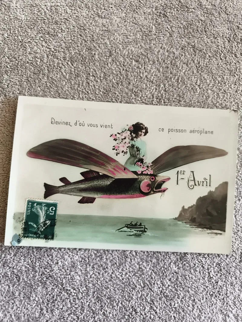 CPA illustrée 1er Avril poisson aérien timbre France humour fantaisie