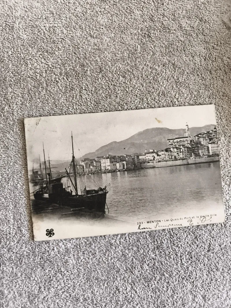 Carte postale CPA Menton Les Quais du Port Vieille Ville noir et blanc
