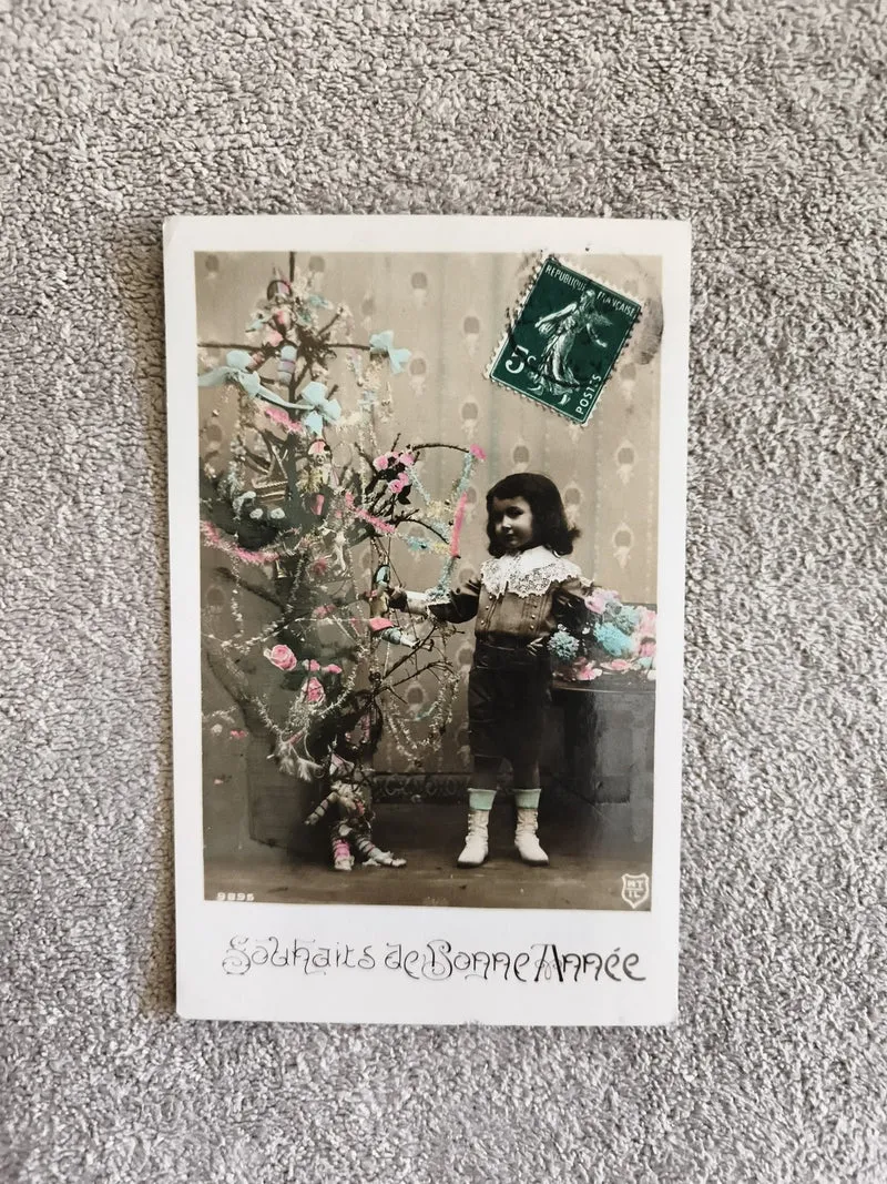 Carte postale ancienne Bonne Année, fillette sapin, CPA colorisée France
