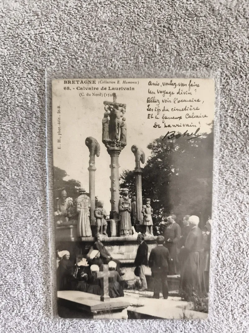 CPA Calvaire de Lanrivain Bretagne photo ancienne scène costumes