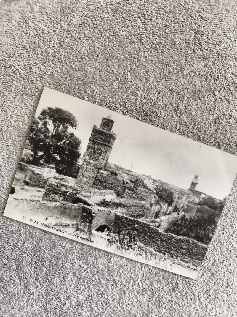 CPA Taza Maroc Vue partielle ruines mosquée noir et blanc début XXe