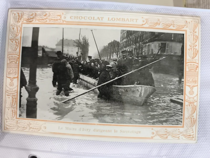 CPA Paris 1910 Chocolat Lombart inondation Le Maire d'Ivry sauvetage