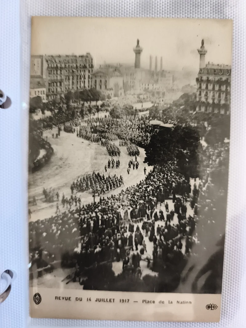 Carte photo CPA Revue 14 Juillet 1917 Paris Place de la Nation