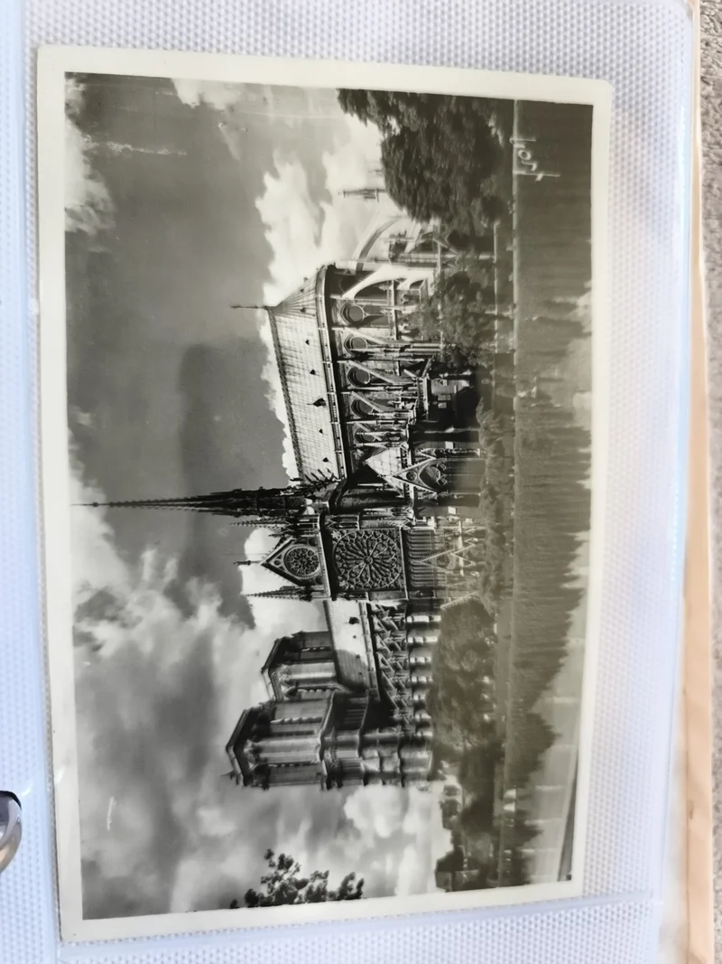 Carte postale CPA Notre-Dame de Paris photo noir et blanc cathédrale