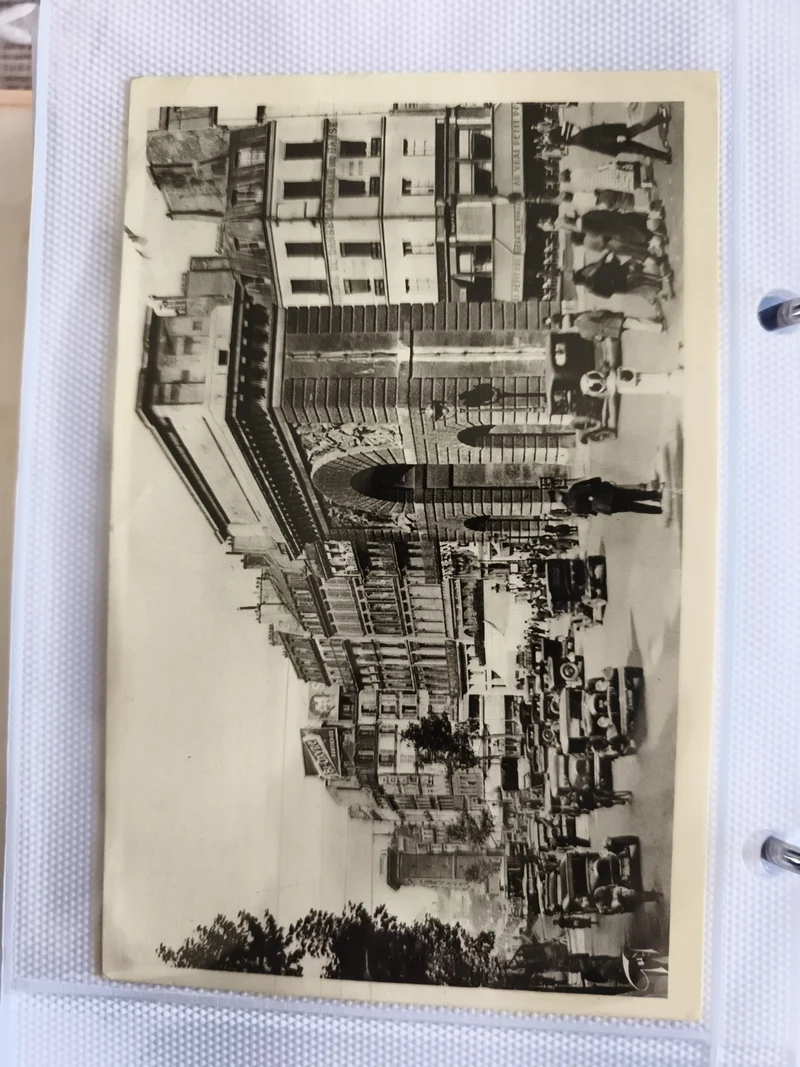 Carte postale CPA Paris Porte Saint-Denis voitures années 30 animée