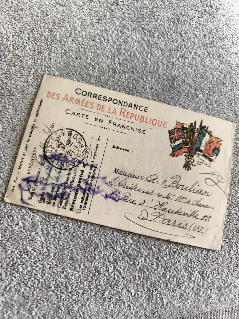 Carte postale militaire Armées de la République, franchise, drapeaux, Philatélie