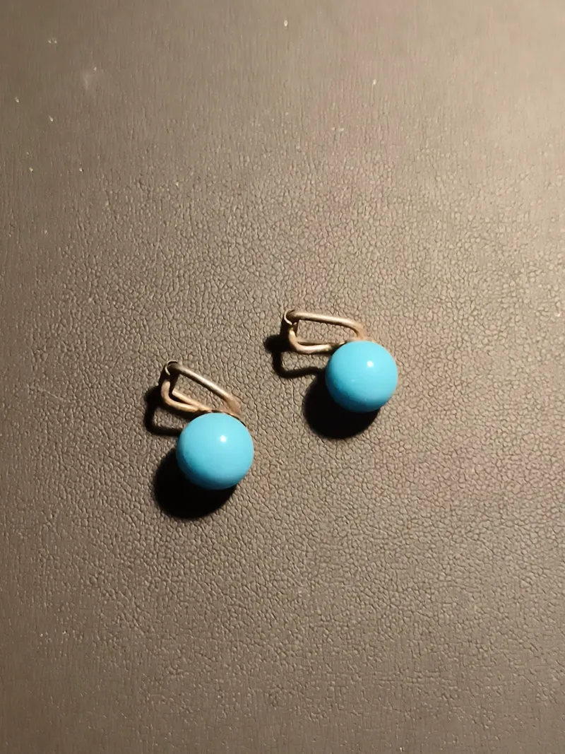 Paire de boucles d’oreilles clips vintage bleu turquoise ancien fantaisie