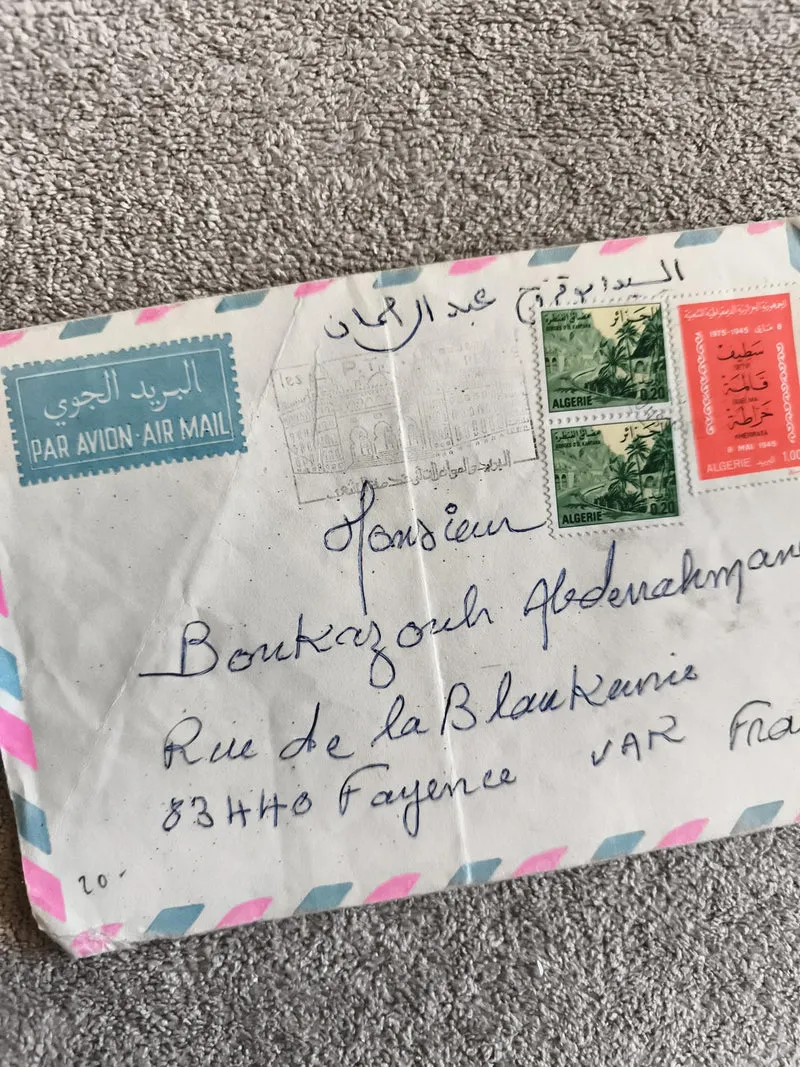 Lettre aérienne Algérie timbres 1975-1945 enveloppe Par Avion philatélie
