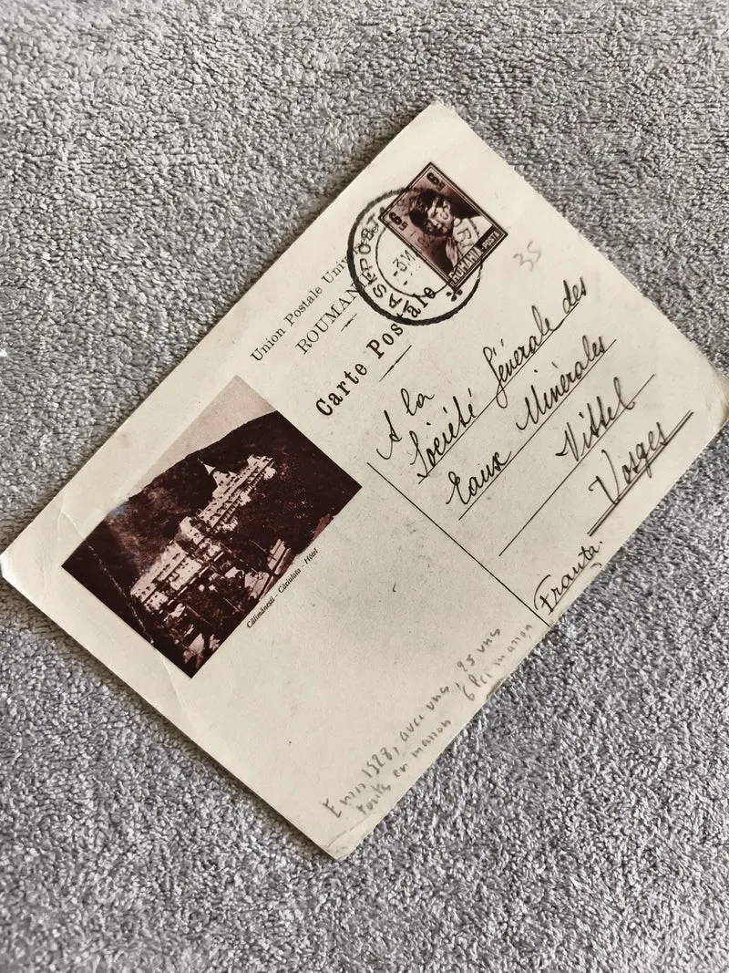 Carte postale Roumanie timbre 1930s, photo Cazinoul Constanta, philatélie