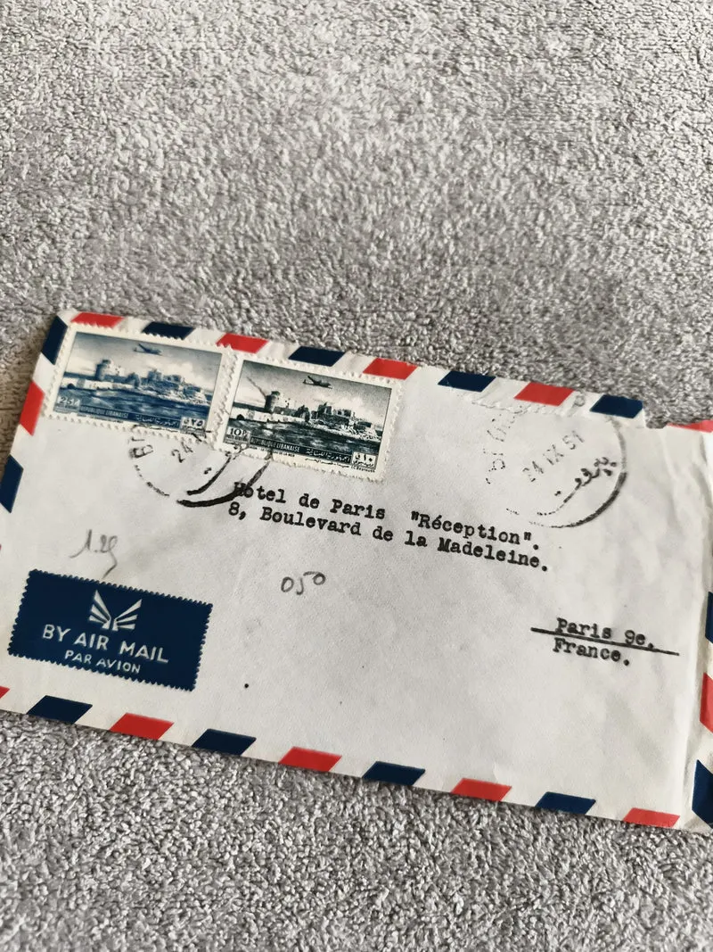 Lettre avion affranchie timbres Liban Hôtel de Paris cachet philatélie Paris