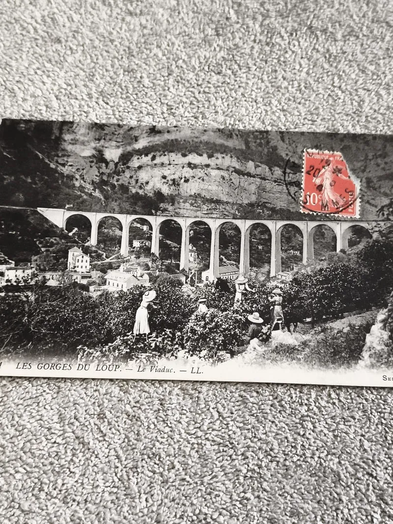 Carte postale Les Gorges du Loup viaduc LL timbre 10c philatélie