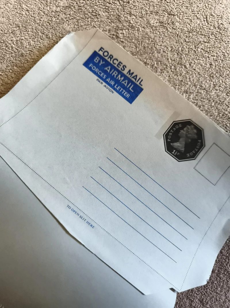 Lettre aérienne militaire Forces Mail timbre GB 30p philatélie poste Royaume-Uni
