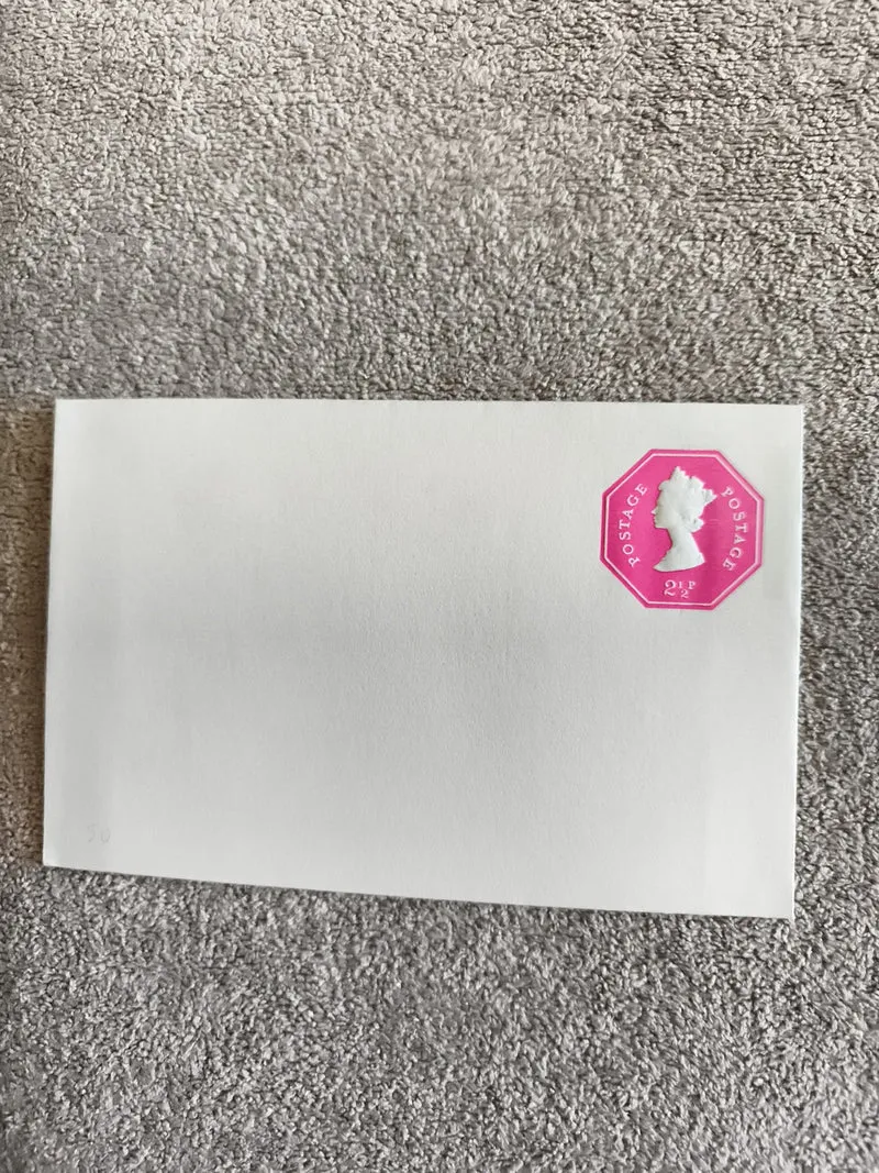 Lettre affranchie timbre octogonal rose silhouette reine Philatélie UK