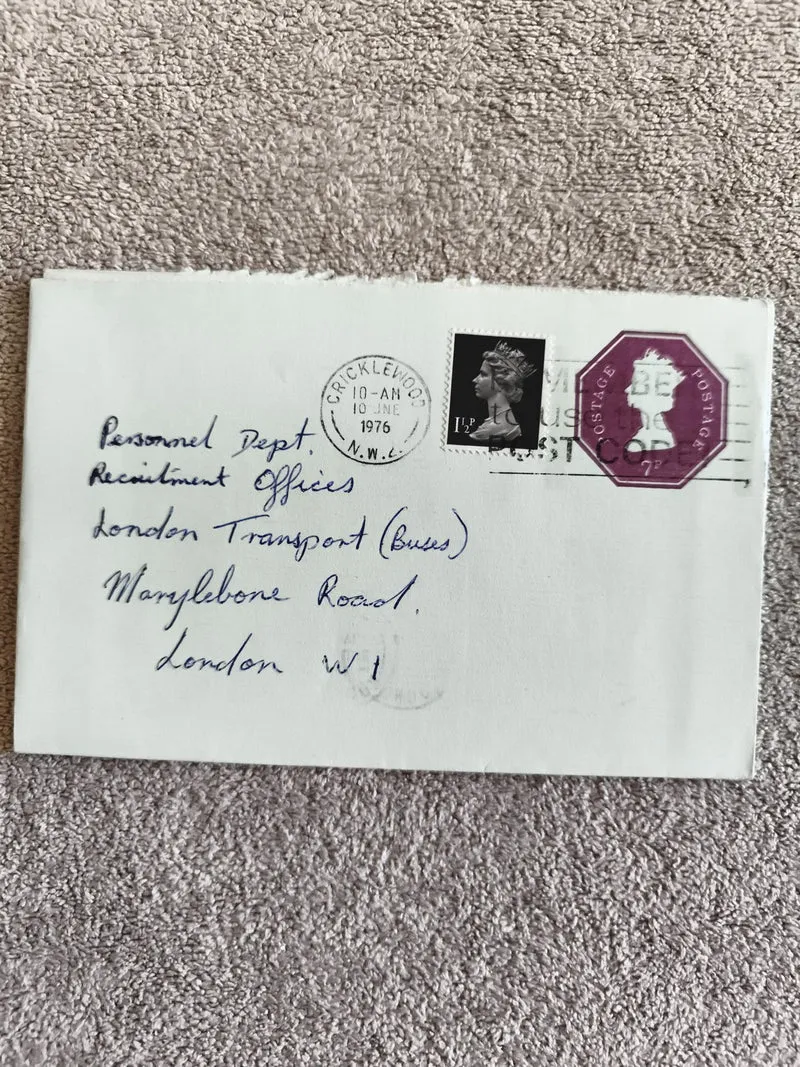 Lettre affranchie Royaume-Uni 1976, timbres Queen Elizabeth II, oblitération Cri