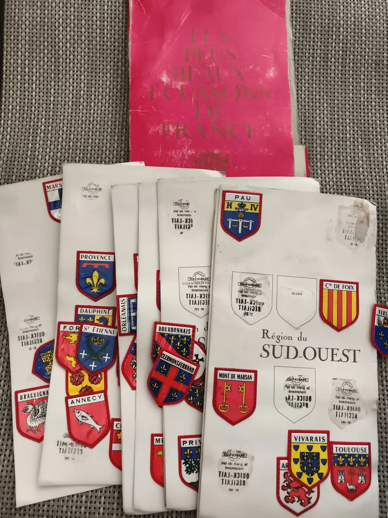 Lot écussons anciens France blason tissu brodé régions villes vintage héraldique