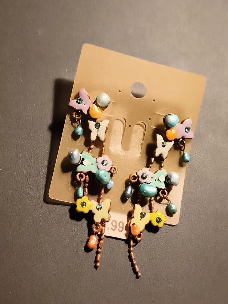 Boucles d’oreilles vintage pendantes papillons fleurs émaillées perles deadstock