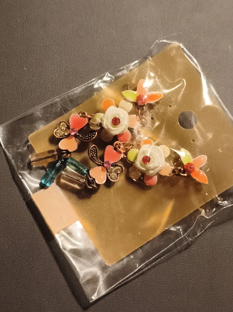 Paire boucles d’oreilles vintage fleurs papillons émaillés deadstock rétro
