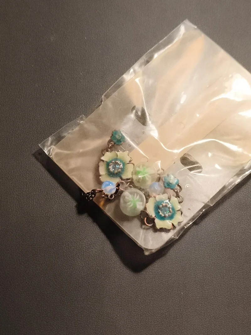 Paire de boucles d'oreilles vintage fleurs bleues pendantes deadstock rétro