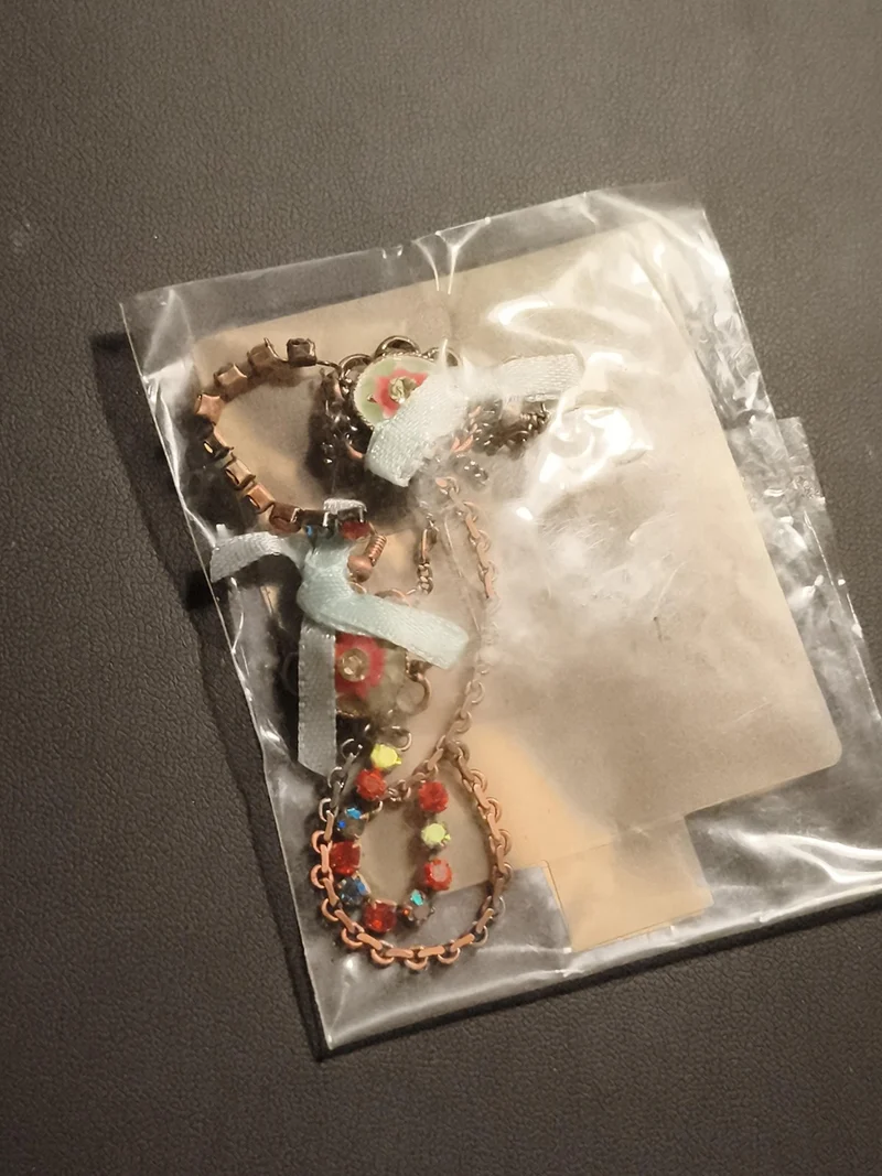 Paire de boucles d’oreilles vintage, pendantes, perles colorées, deadstock