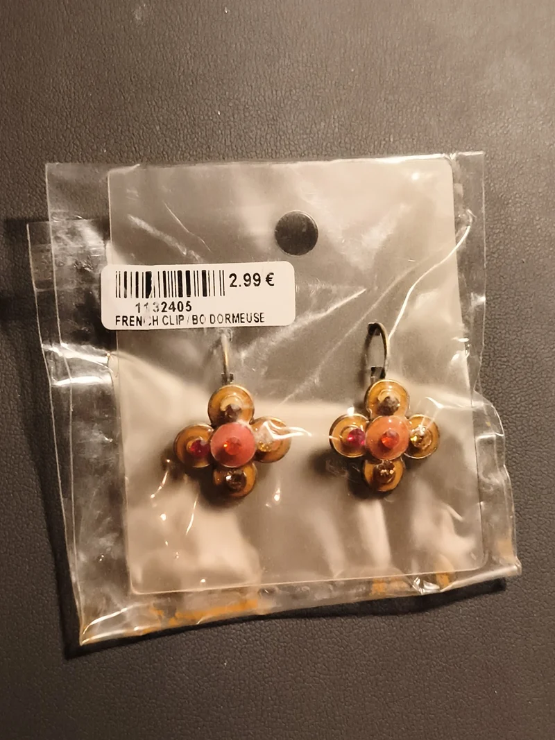 Boucles d’oreilles vintage dormeuses fleur, finition dorée, perles roses, deadst