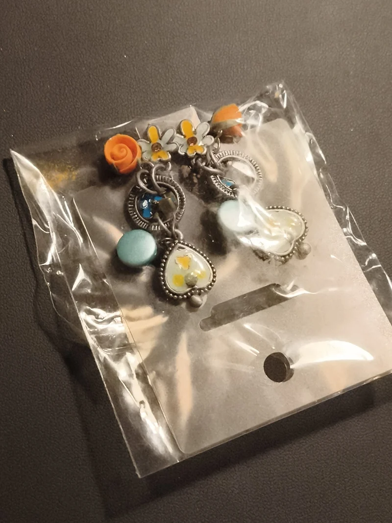 Boucles d’oreilles vintage pendantes fleurs émaillées deadstock fantaisie coloré