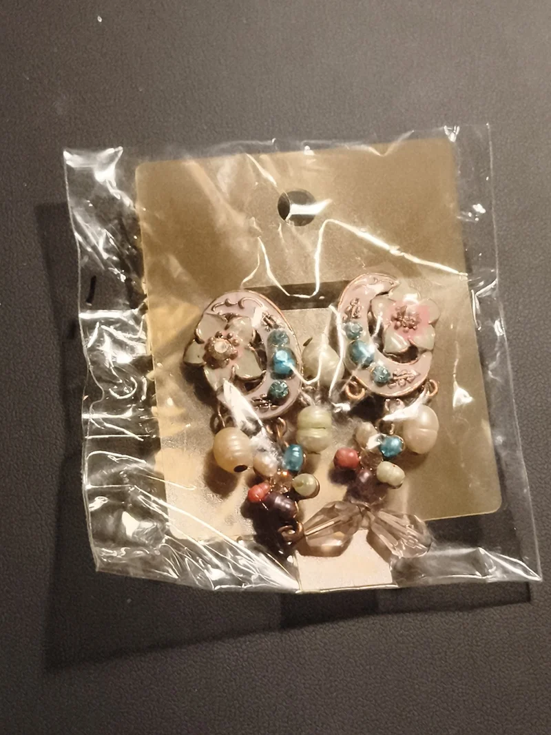 Boucles d’oreilles vintage pendantes perles colorées fleurs deadstock fantaisie