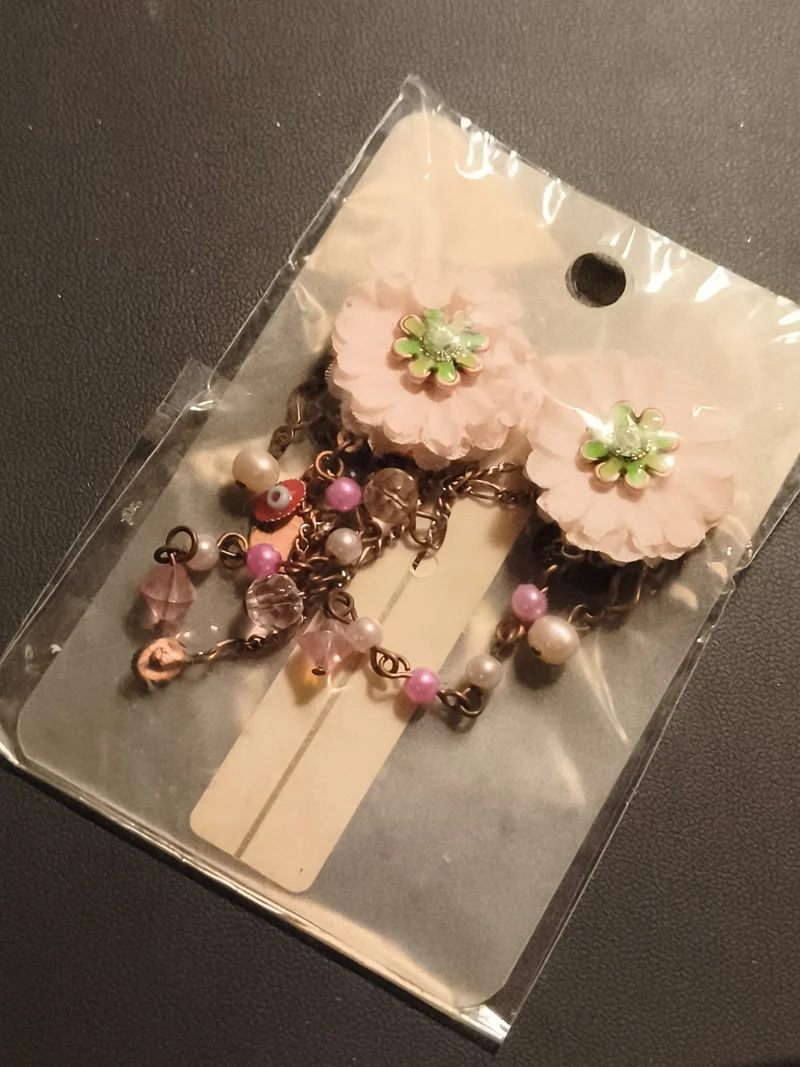 Paire de boucles d’oreilles vintage fleurs rose perles deadstock fantaisie rétro