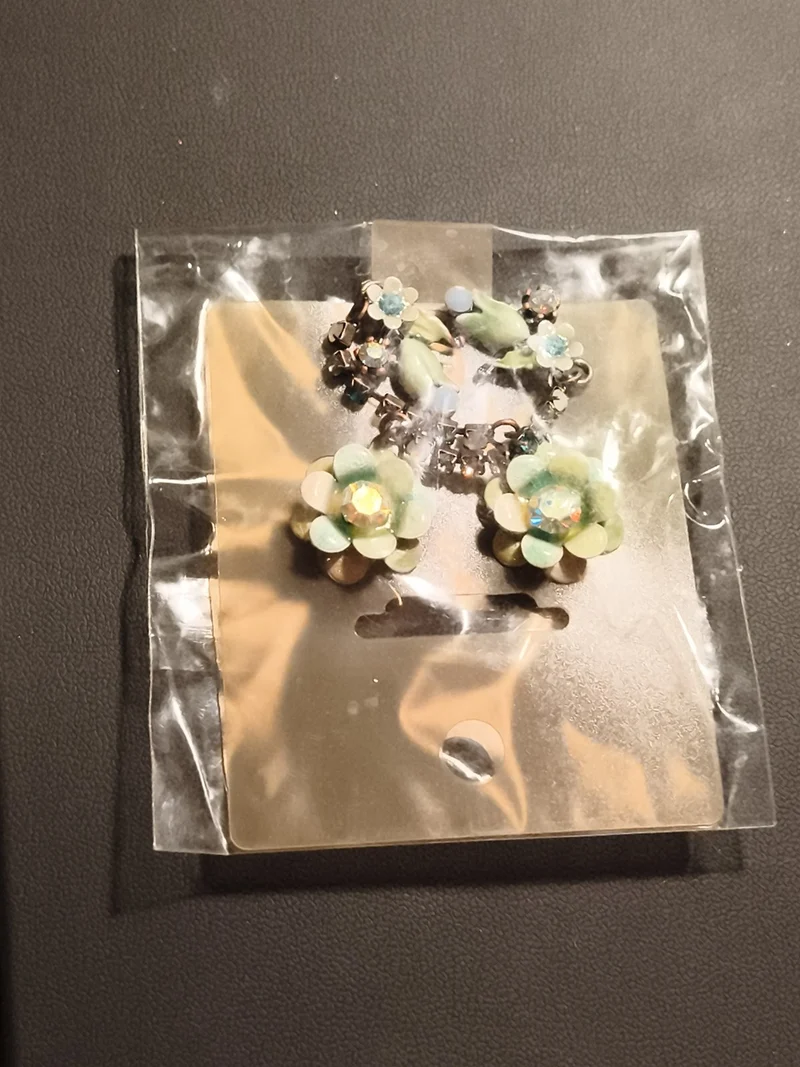 Paire boucles d’oreilles vintage fleurs pastel deadstock, clips fantaisie rétro