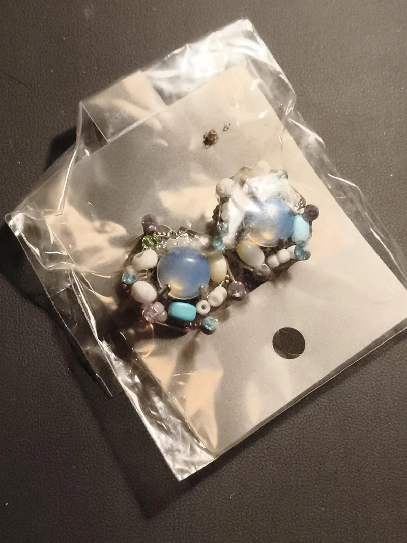 Boucles d'oreilles vintage cabochon bleu perlé deadstock ancien magasin
