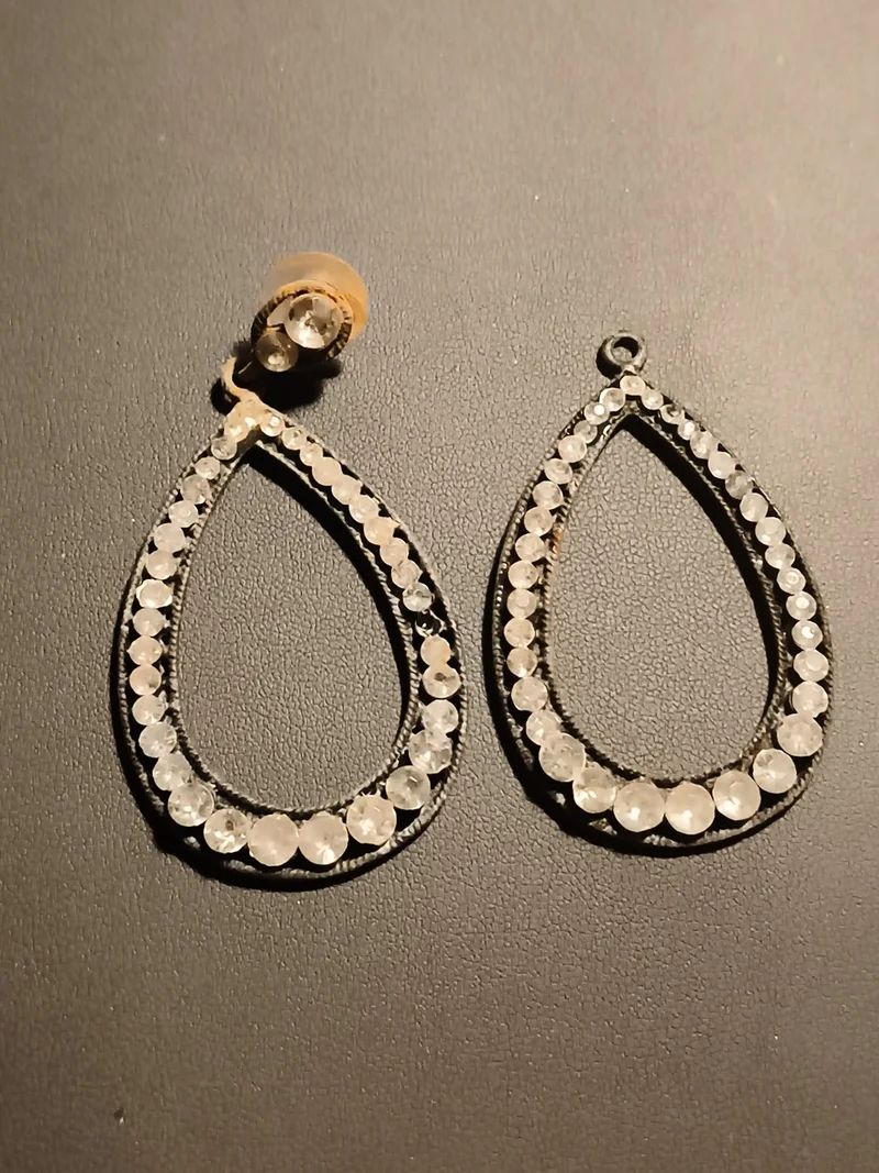 Paire boucles d’oreilles pendantes ancien fantaisie goutte strass transparent vi