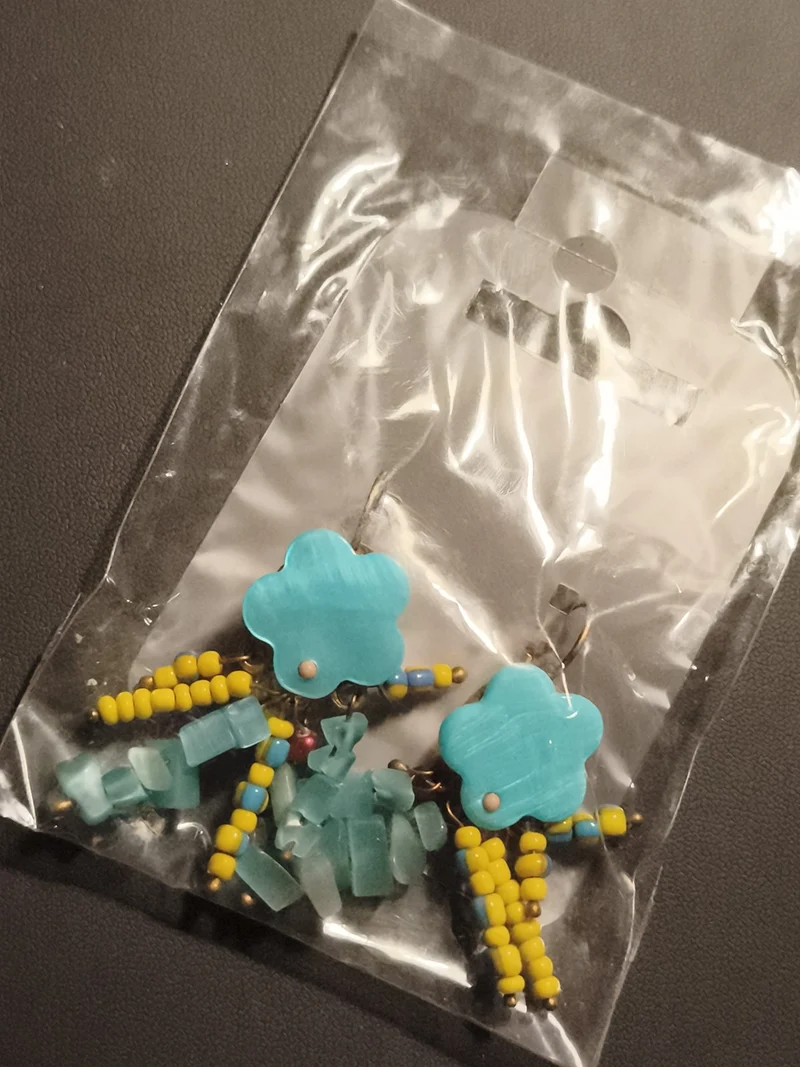 Paire boucles d’oreilles vintage fleurs bleu turquoise perles deadstock années 8