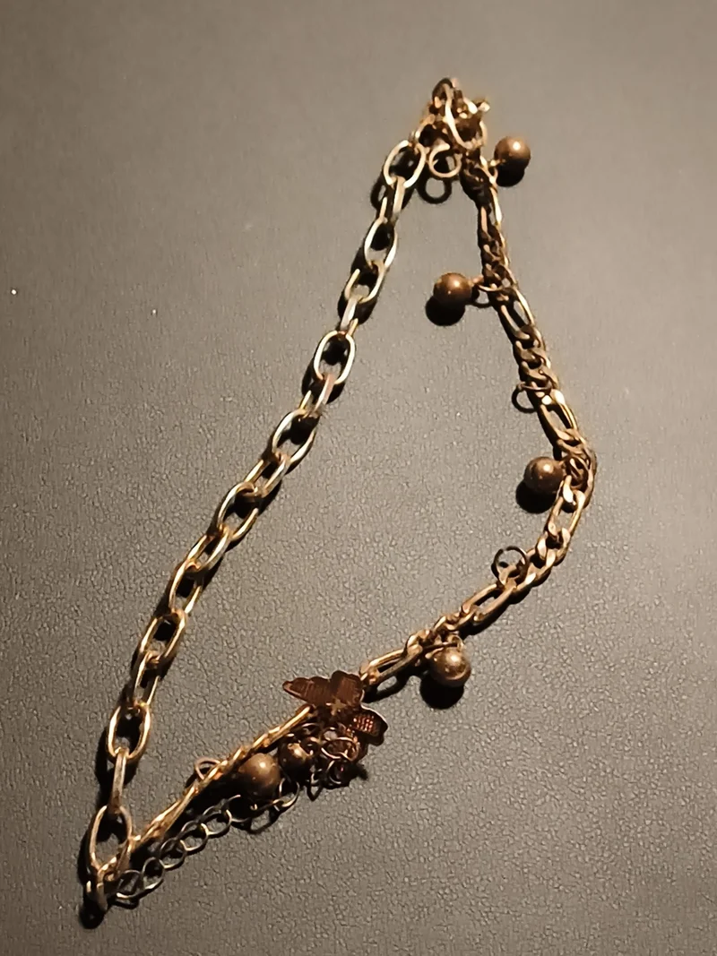 Bracelet chaîne ancien fantaisie doré pampilles boule papillon rétro vintage