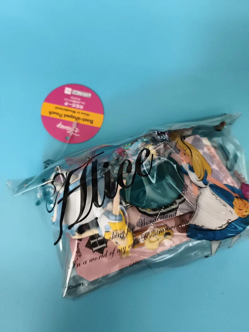 Pochette transparente Alice Disney Daiso – motif Alice au Pays des Merveilles