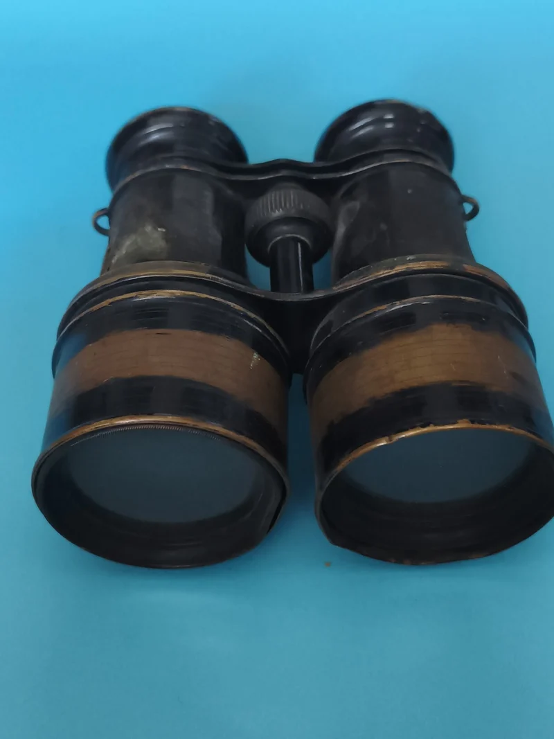 Jumelles anciennes vintage noir et laiton, optique rétro, paire binoculaire