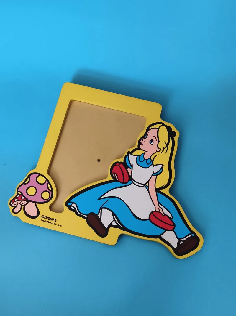 Cadre photo Disney Alice au Pays des Merveilles jaune décor champignon