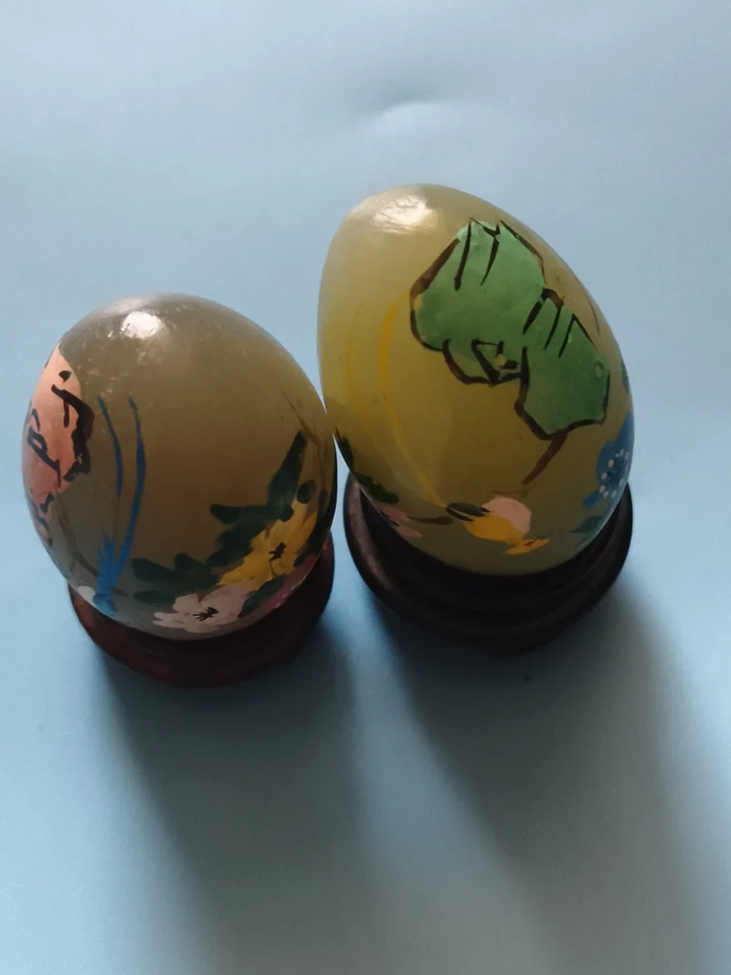 Œufs décoratifs peints à la main sur socle, lot de 2, motifs floraux