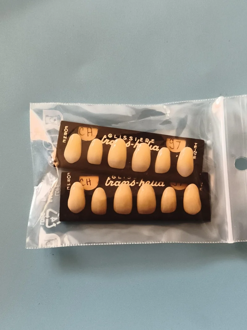 Lot dents artificielles anciennes Glissière trans-nova CH prothèse dentaire vint