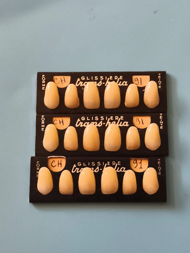 Lot ancien modèles ongles prothèse Glissière Trans-kula CH teinte 91 vintage
