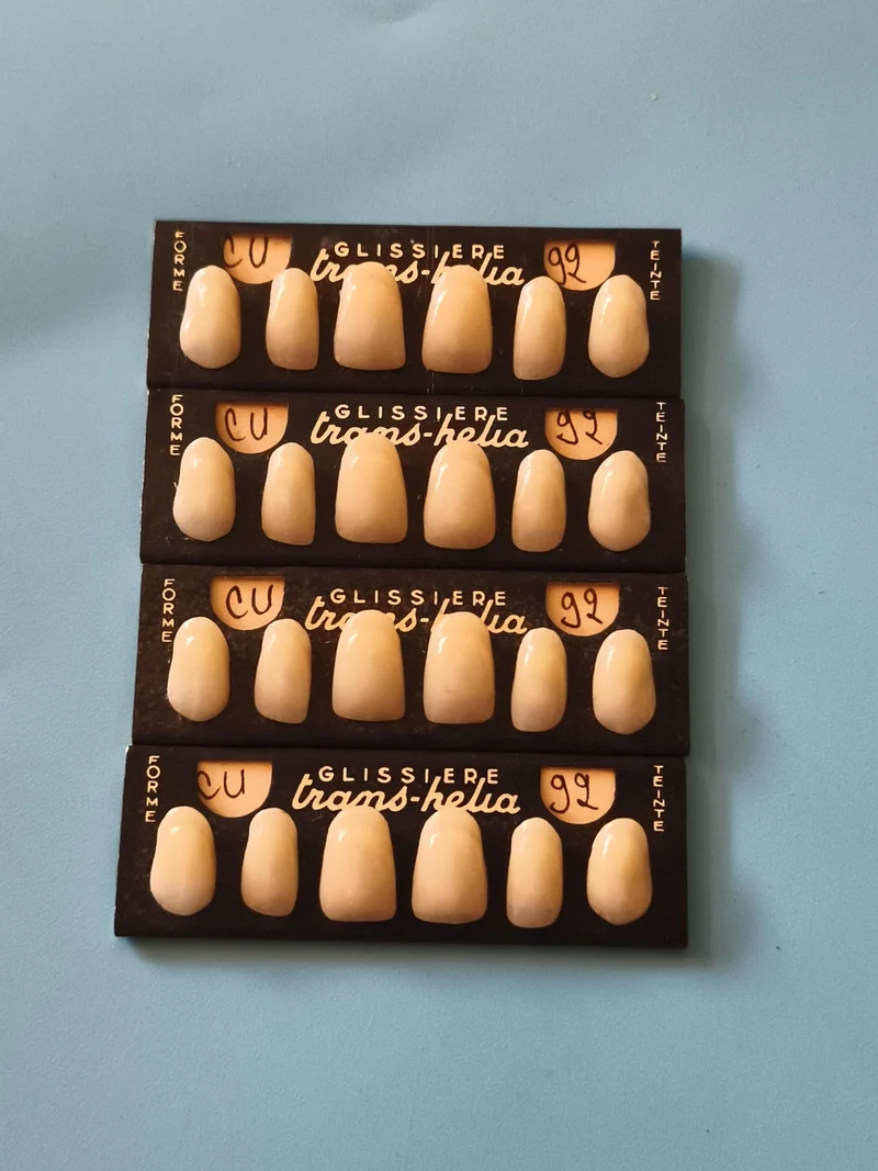 Dents artificielles vintage Glissière Trans-Heka lot prothèse dentaire