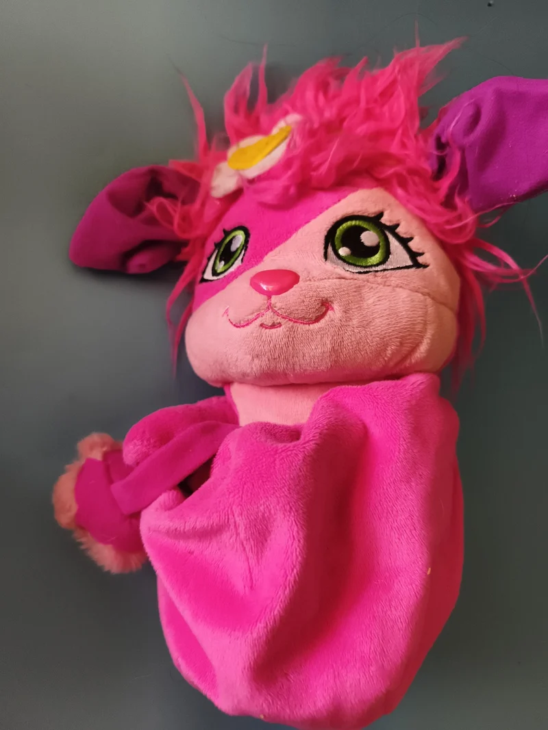 Peluche Popples rose fuchsia visage brodé yeux verts doudou animal